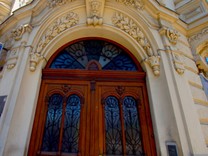 Квартира с двумя спальнями в буржуазном доме рядом с Alsace Lorraine