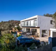 Современный дом с бассейном в Valbonne, продажа. №50323. ЭстейтСервис.