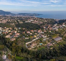 Дом с большим участком и потенциалом в Ницце, продажа. №51131. ЭстейтСервис.