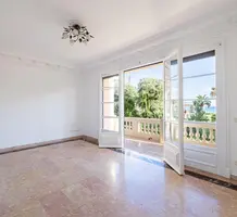 Буржуазная квартира в ста метрах от моря - Рокебрюн, продажа. №50721. ЭстейтСервис.